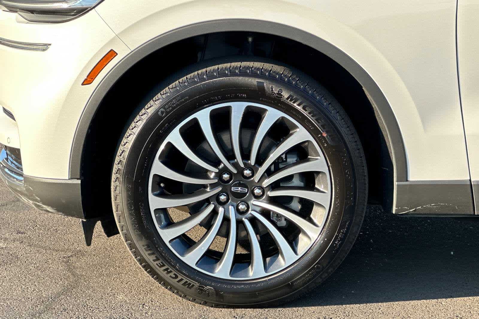 2023 Lincoln Aviator Standard 29