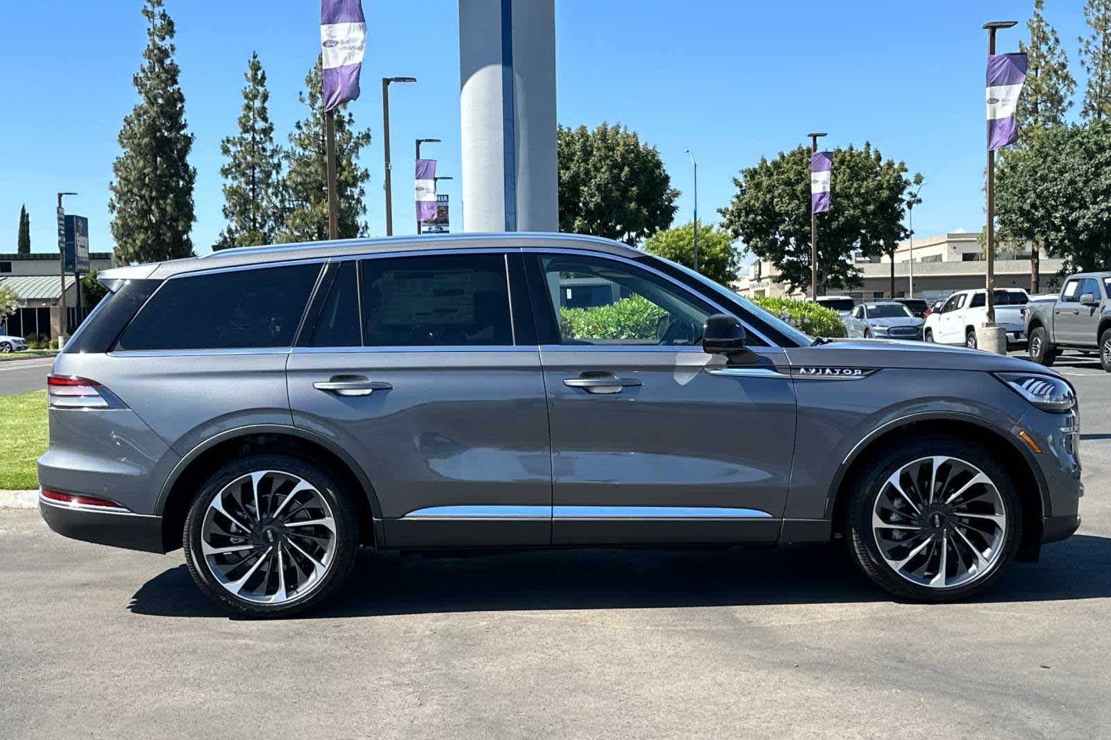 2024 Lincoln Aviator Reserve 8