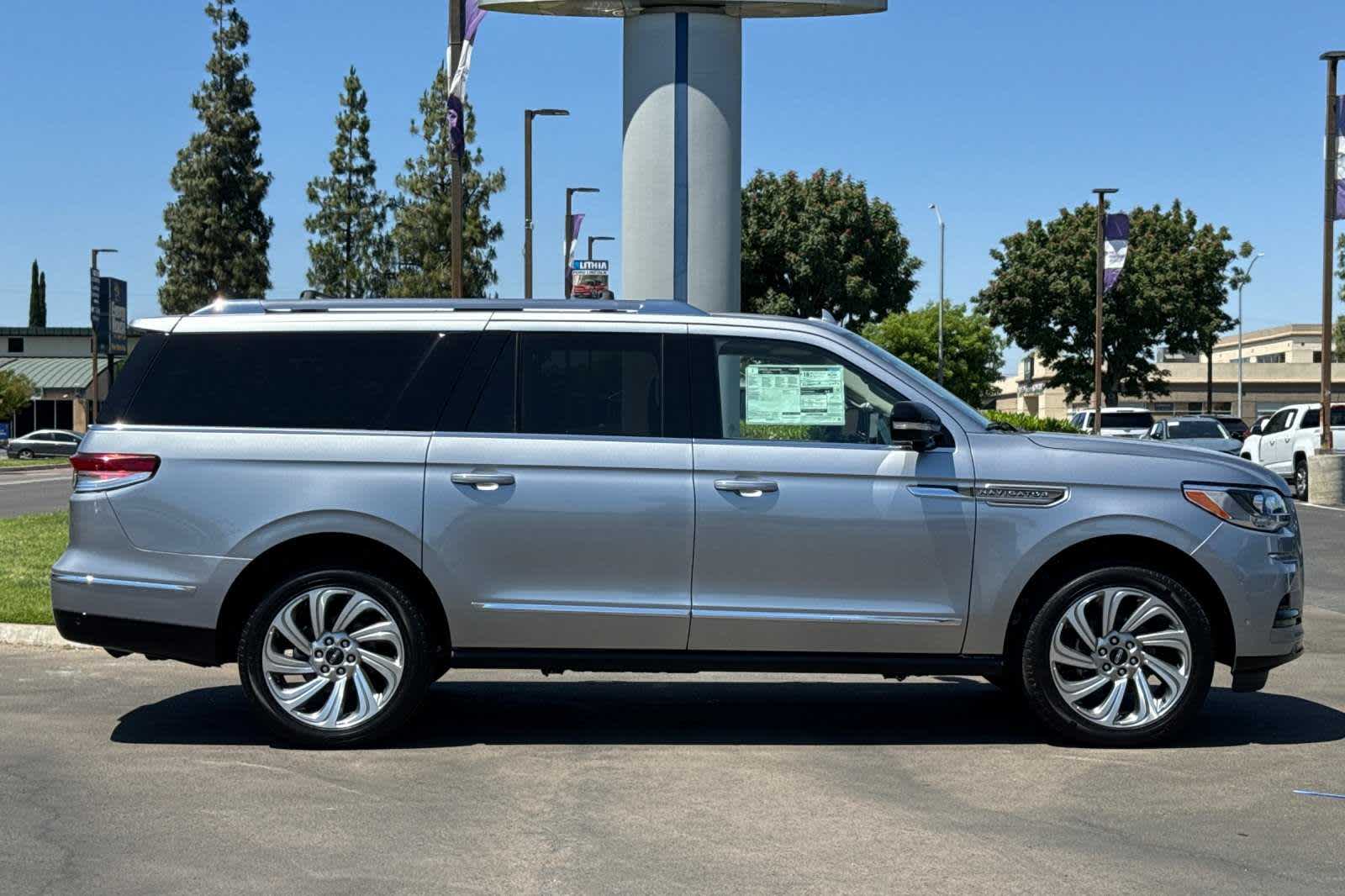 2024 Lincoln Navigator L Reserve 8