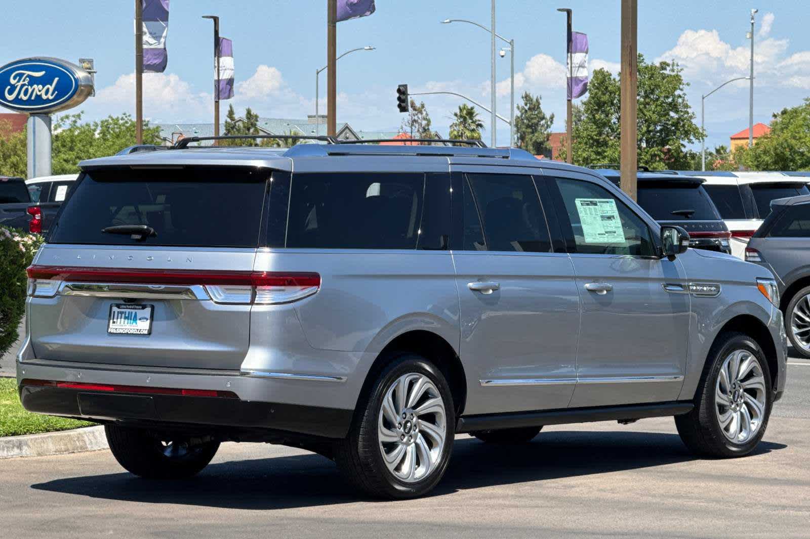 2024 Lincoln Navigator L Reserve 2