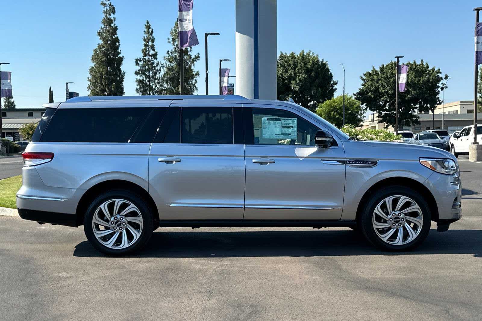 2024 Lincoln Navigator L Reserve 8