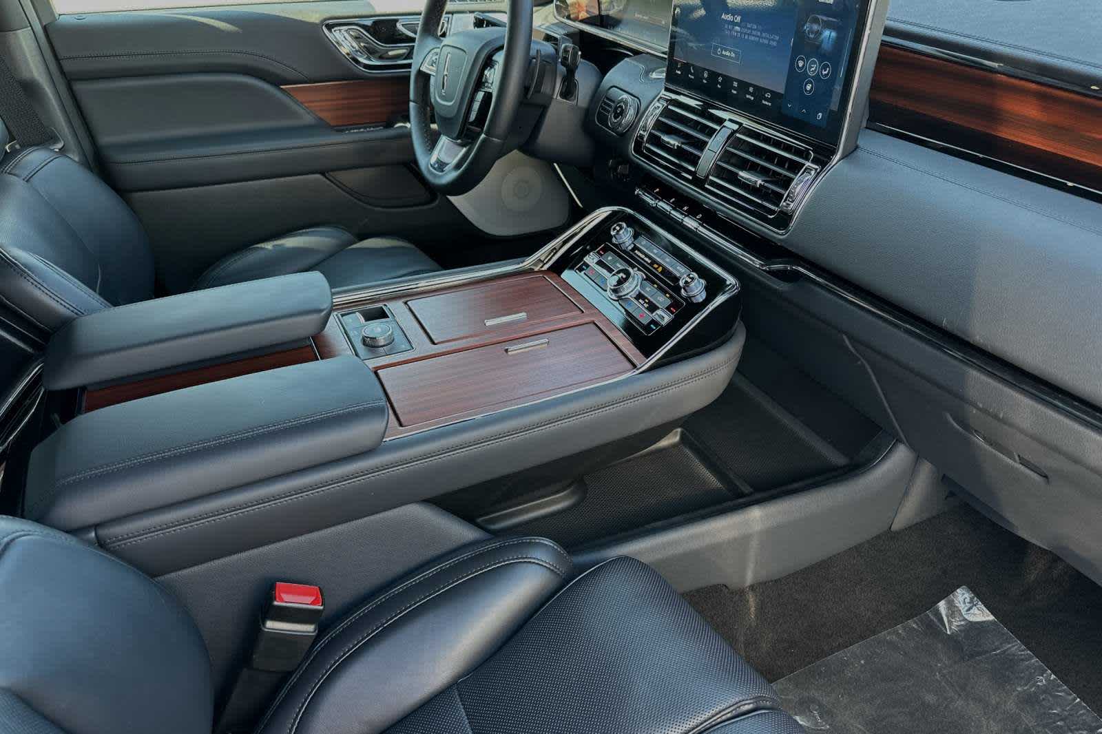 2024 Lincoln Navigator L Reserve 17