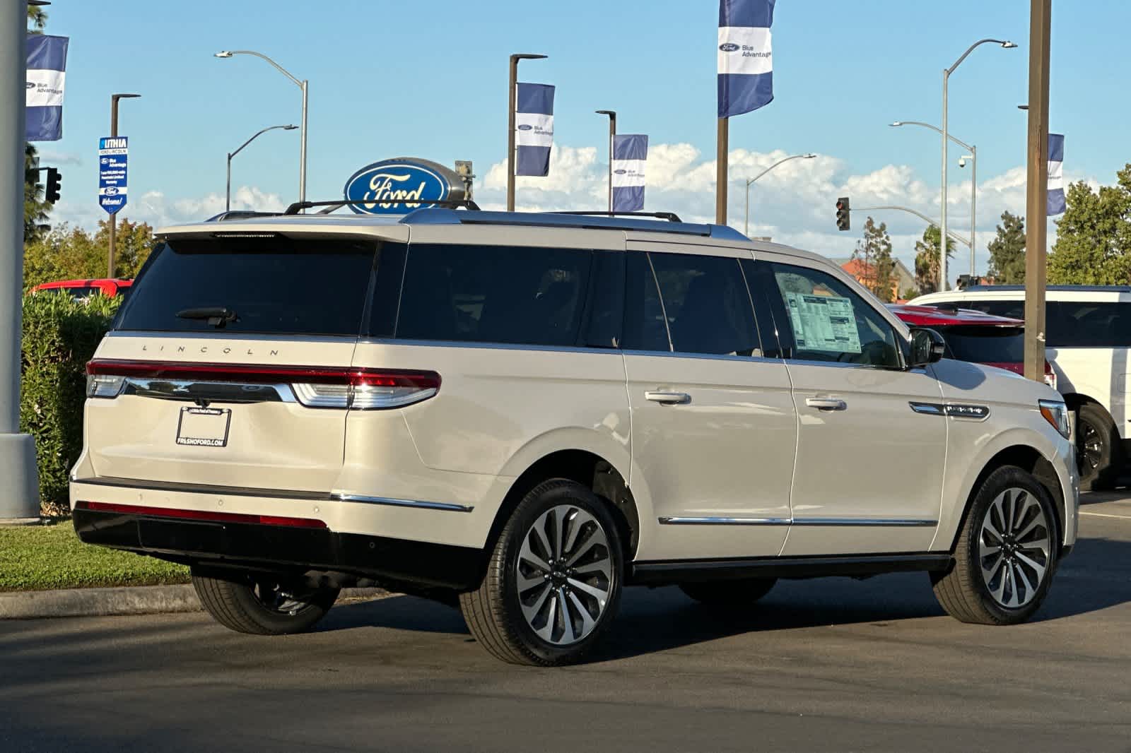 2024 Lincoln Navigator L Reserve 2