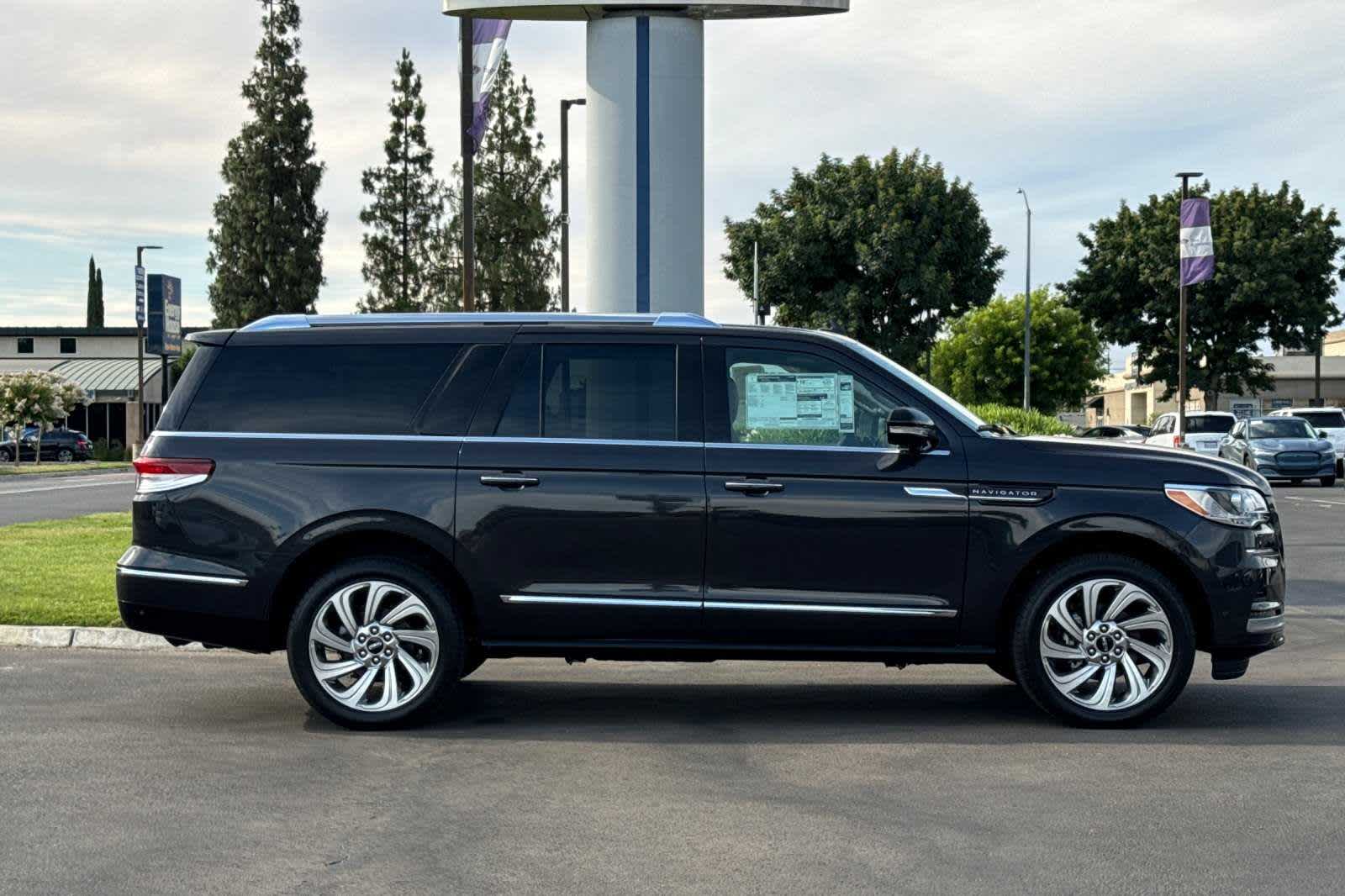 2024 Lincoln Navigator L Reserve 8