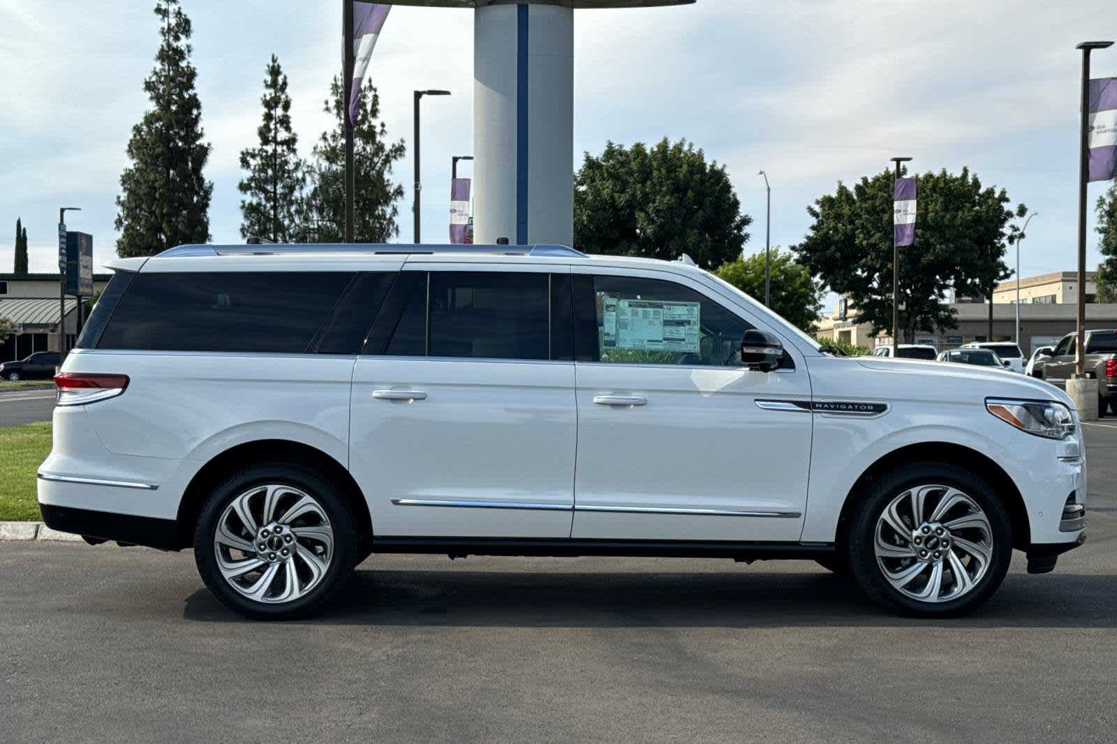 2024 Lincoln Navigator L Reserve 8