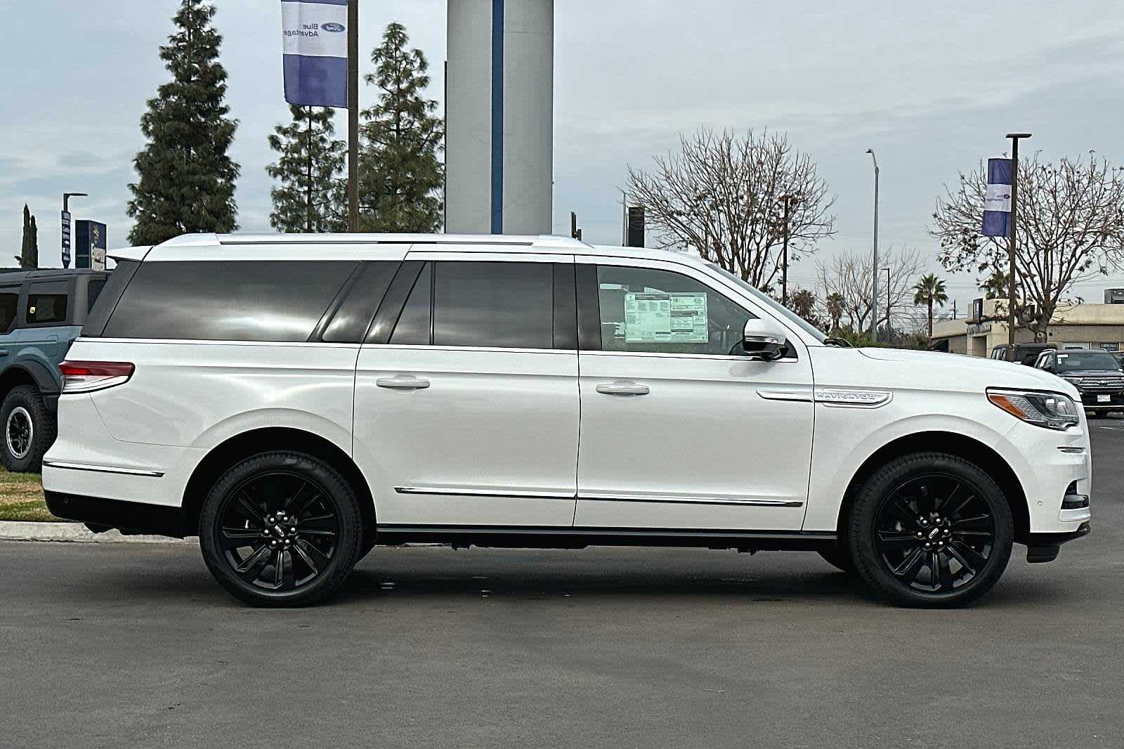 2024 Lincoln Navigator L Reserve 8