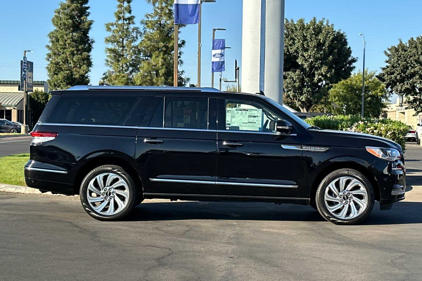 2024 Lincoln Navigator L Reserve 8