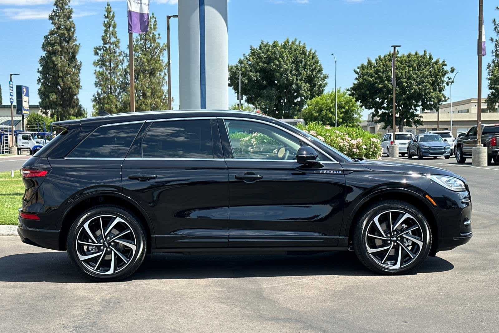 2024 Lincoln Corsair Grand Touring 8