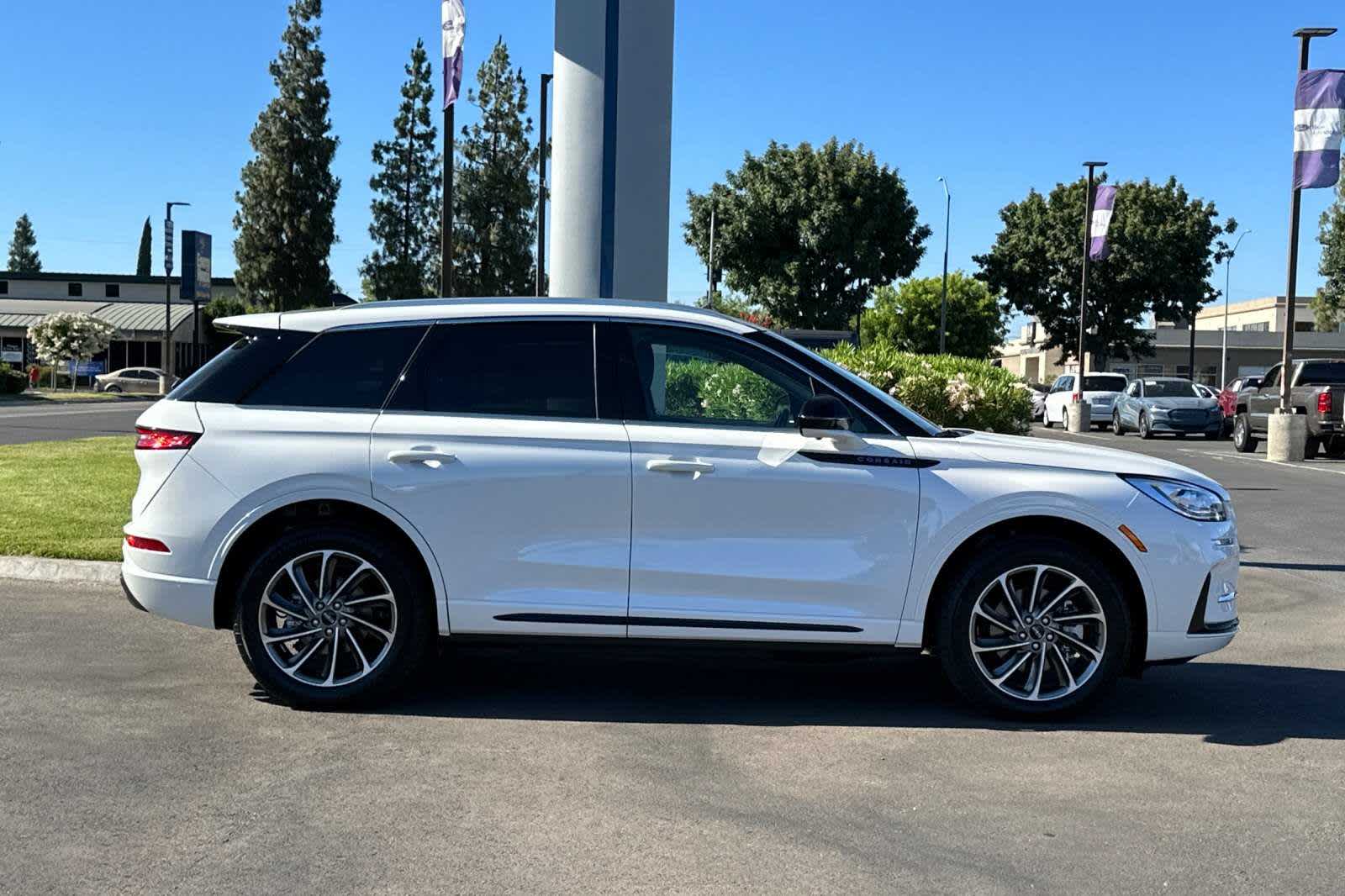 2024 Lincoln Corsair Grand Touring 8