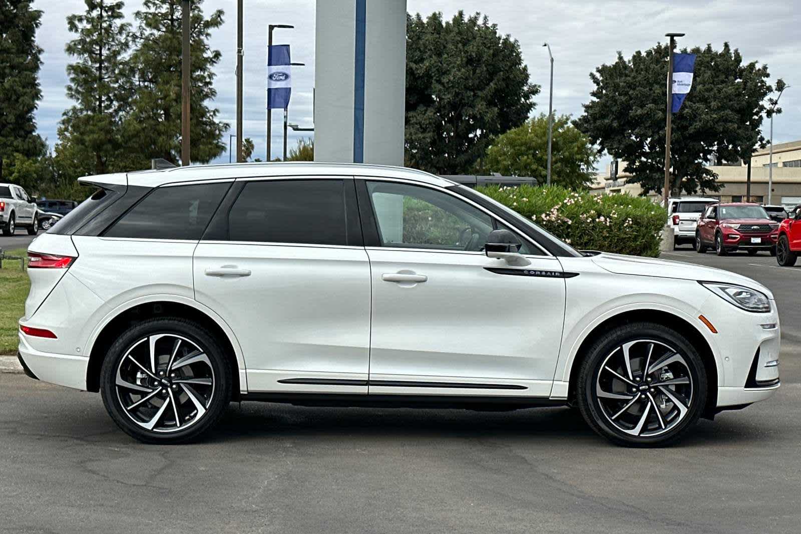 2024 Lincoln Corsair Grand Touring 8