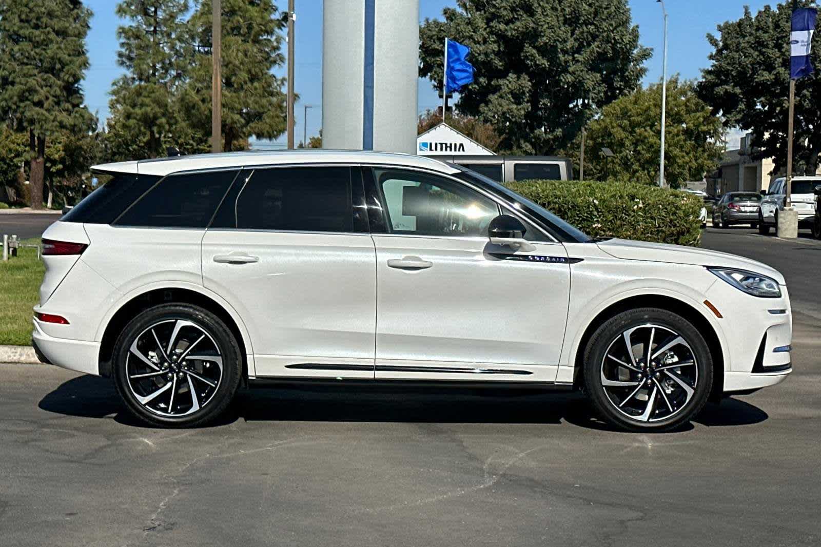 2024 Lincoln Corsair Grand Touring 8