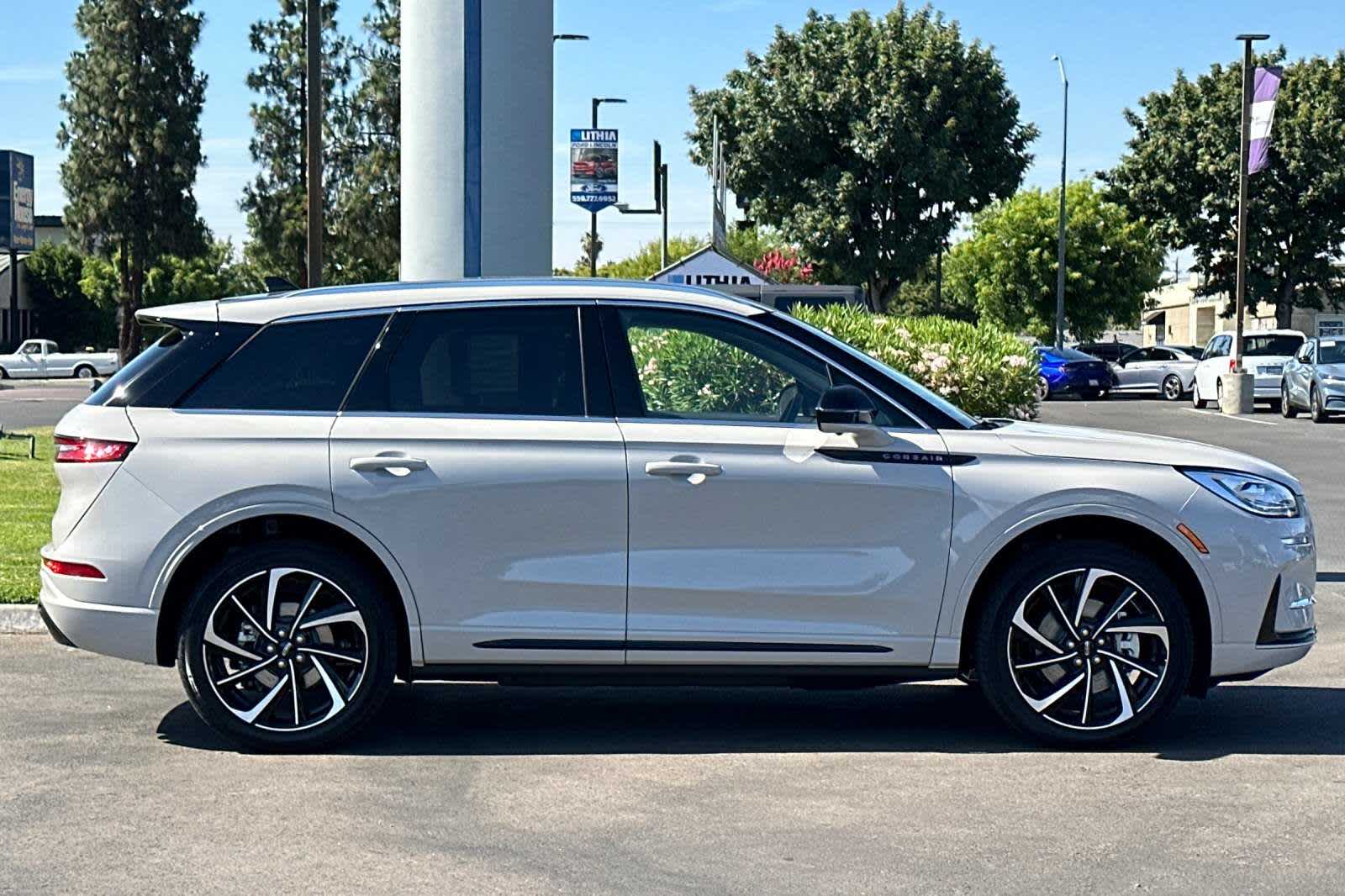 2024 Lincoln Corsair Grand Touring 8