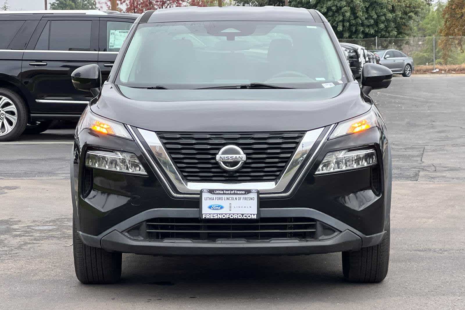 2021 Nissan Rogue SV 10