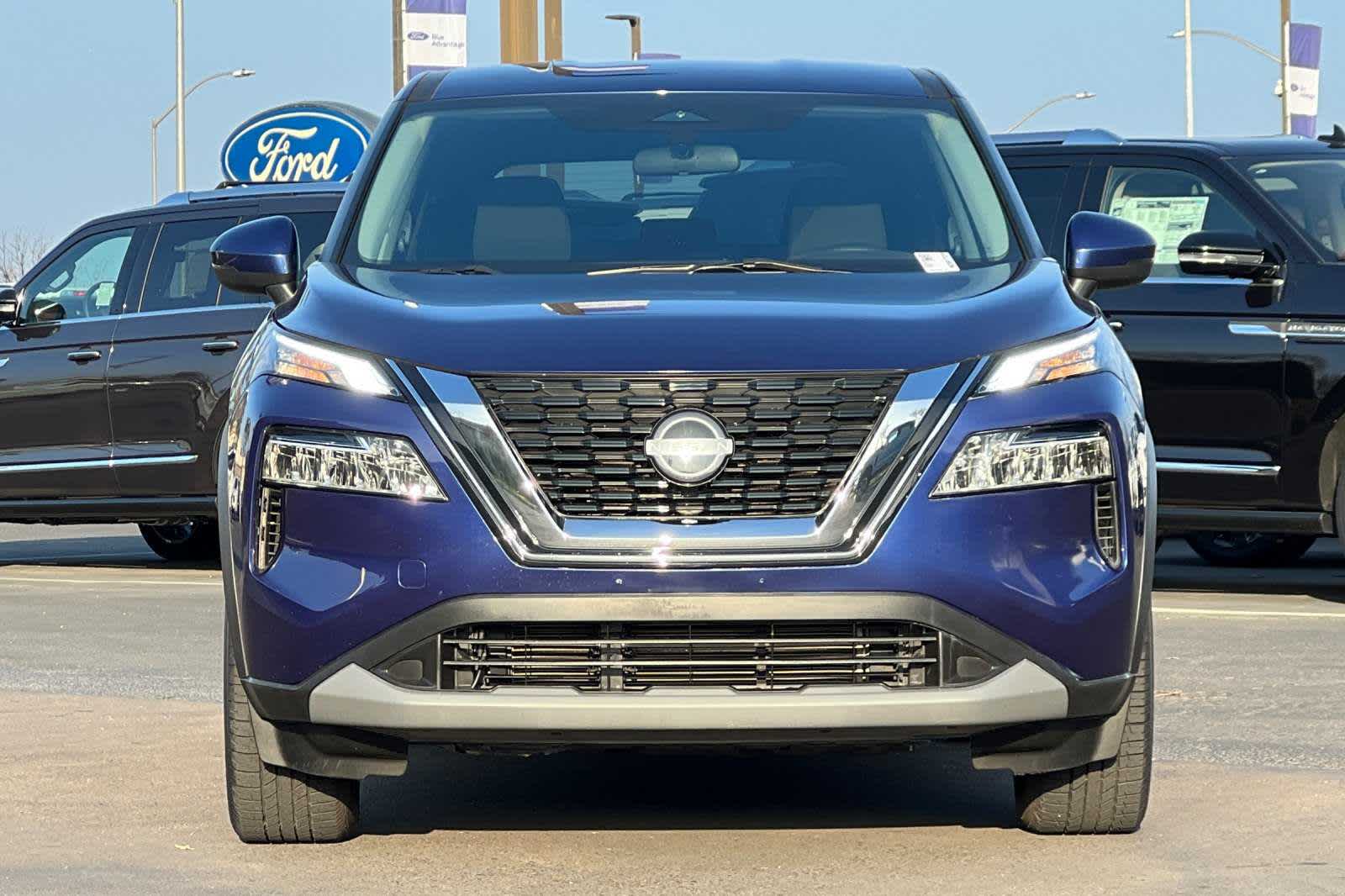 2022 Nissan Rogue SV 10