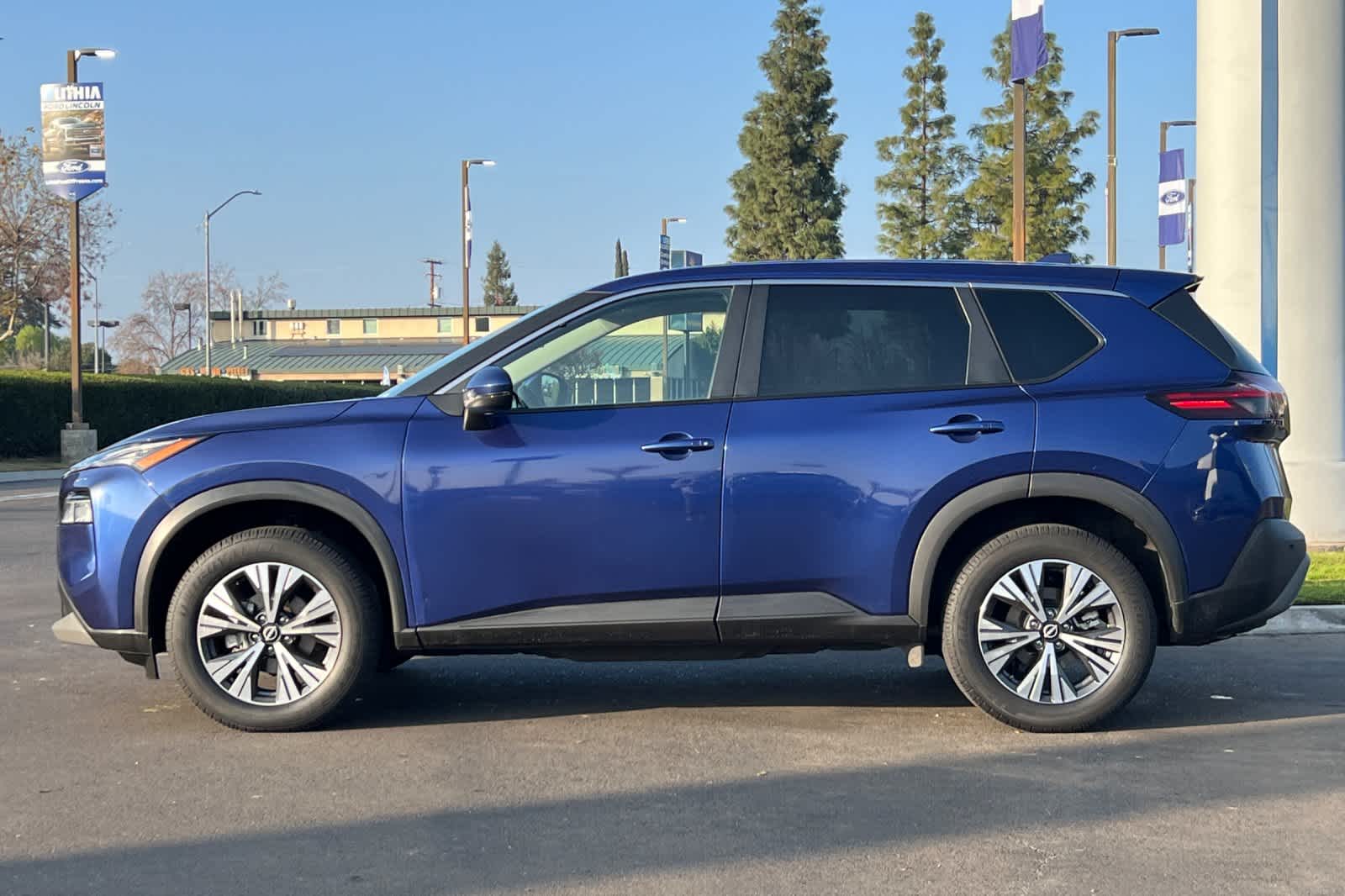 2022 Nissan Rogue SV 5