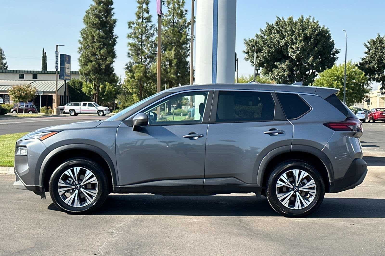 2023 Nissan Rogue SV 5