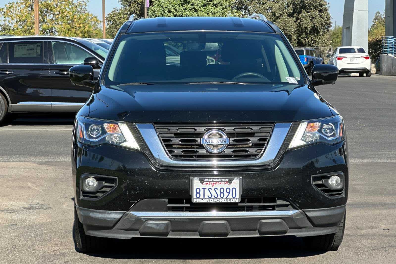 2019 Nissan Pathfinder SL 10