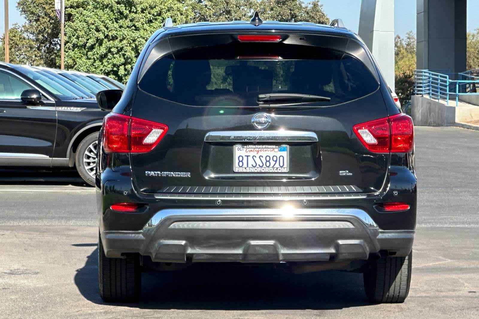 2019 Nissan Pathfinder SL 7