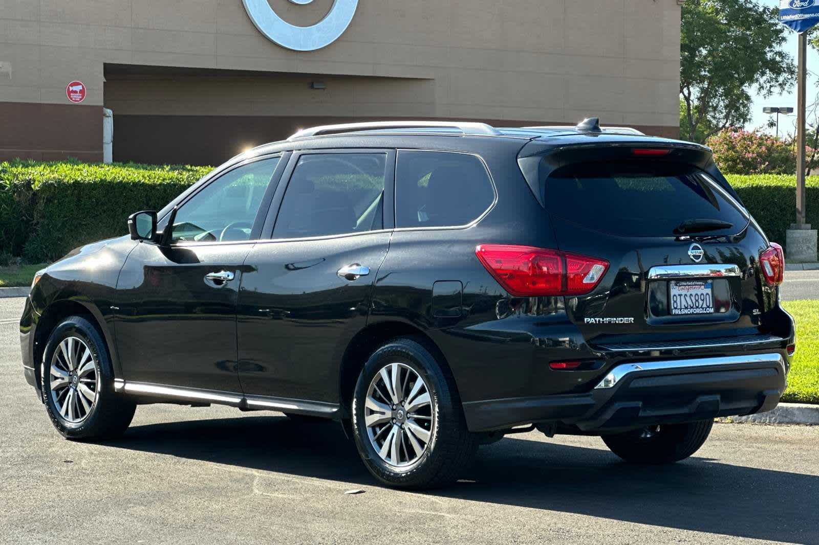 2019 Nissan Pathfinder SL 6