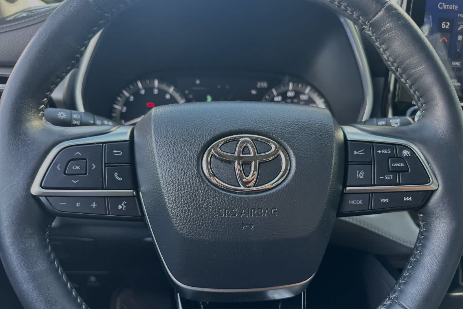 2021 Toyota Highlander Limited 24