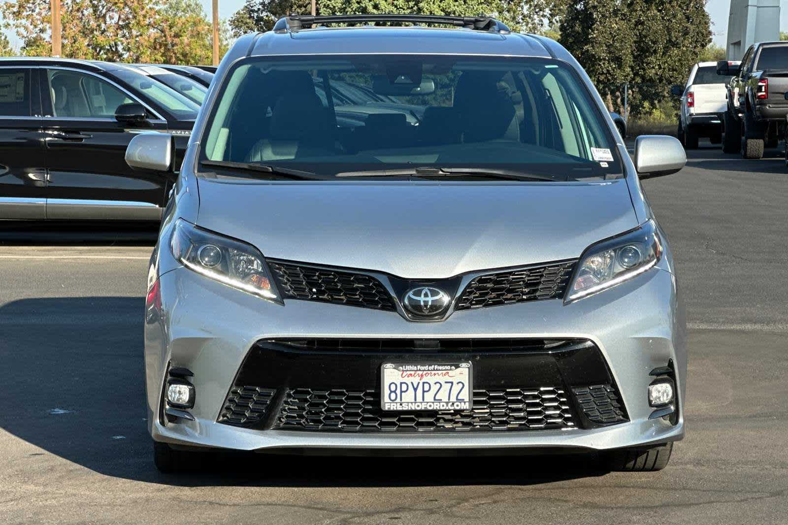 2020 Toyota Sienna SE 10