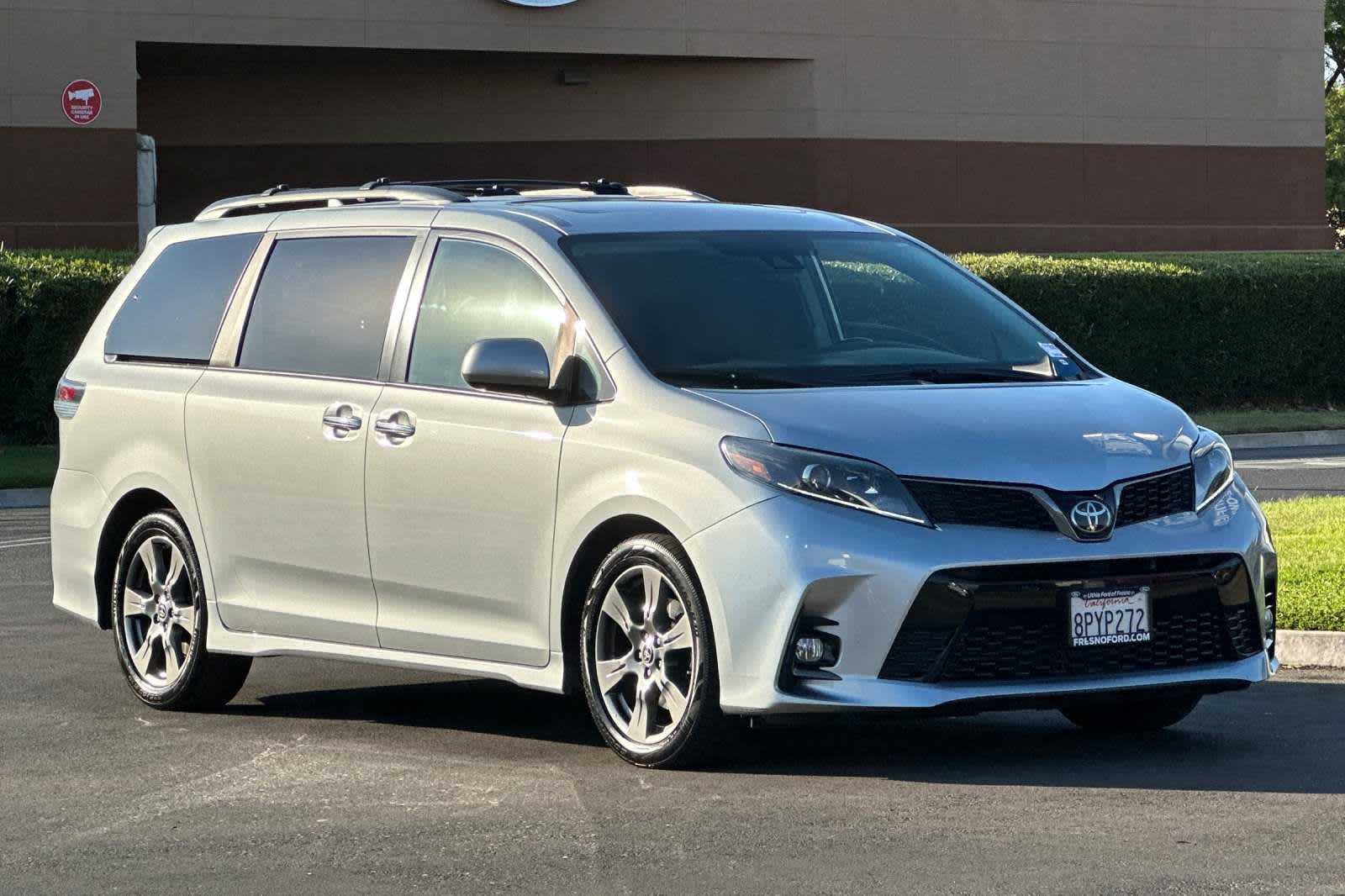 2020 Toyota Sienna SE 9