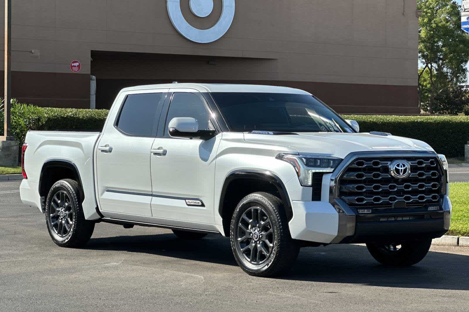 2023 Toyota Tundra Platinum Hybrid CrewMax 5.5 Bed 9