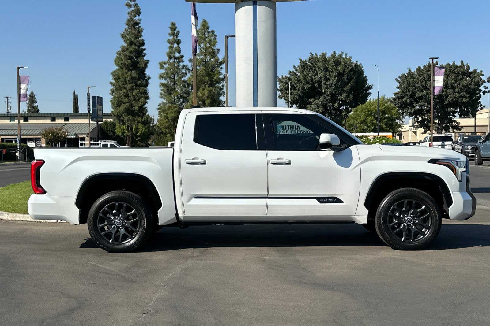 2023 Toyota Tundra Platinum Hybrid CrewMax 5.5 Bed 8