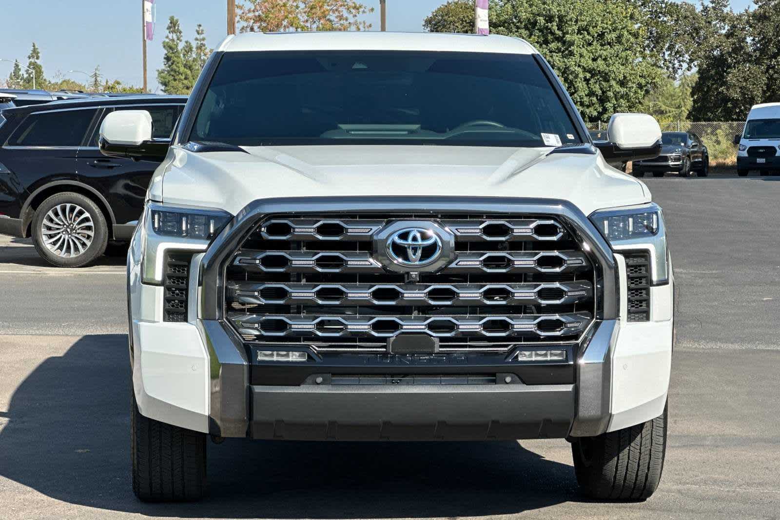 2023 Toyota Tundra Platinum Hybrid CrewMax 5.5 Bed 10