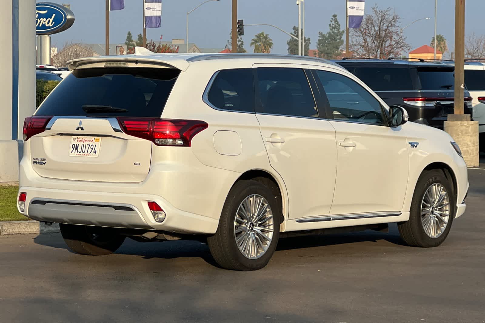 2022 Mitsubishi Outlander SEL 2