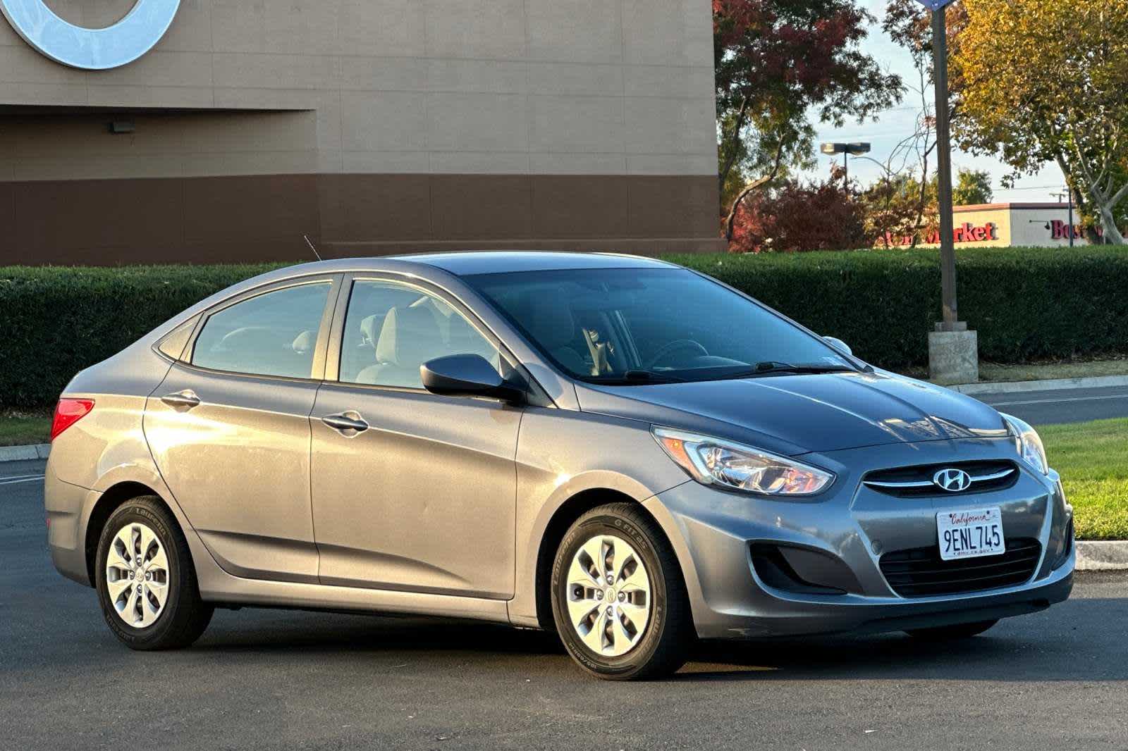 2016 Hyundai Accent SE 9