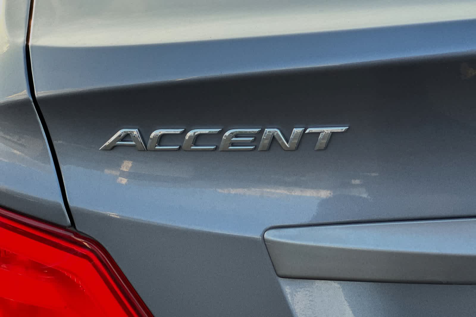 2016 Hyundai Accent SE 24