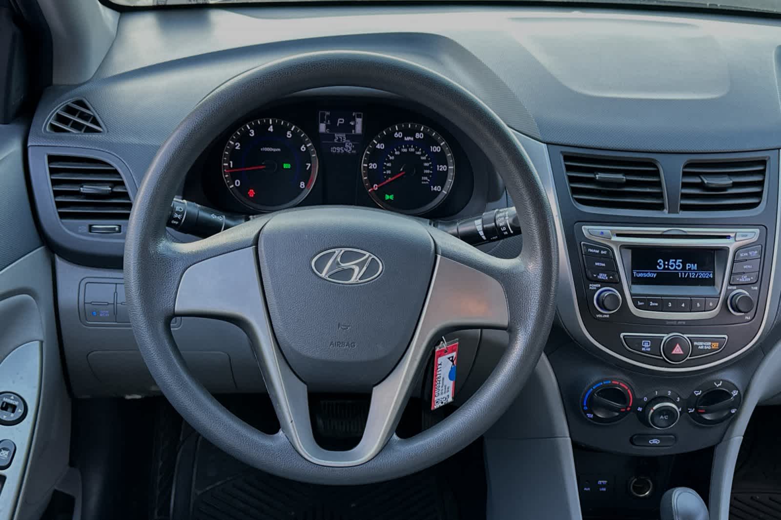 2016 Hyundai Accent SE 14