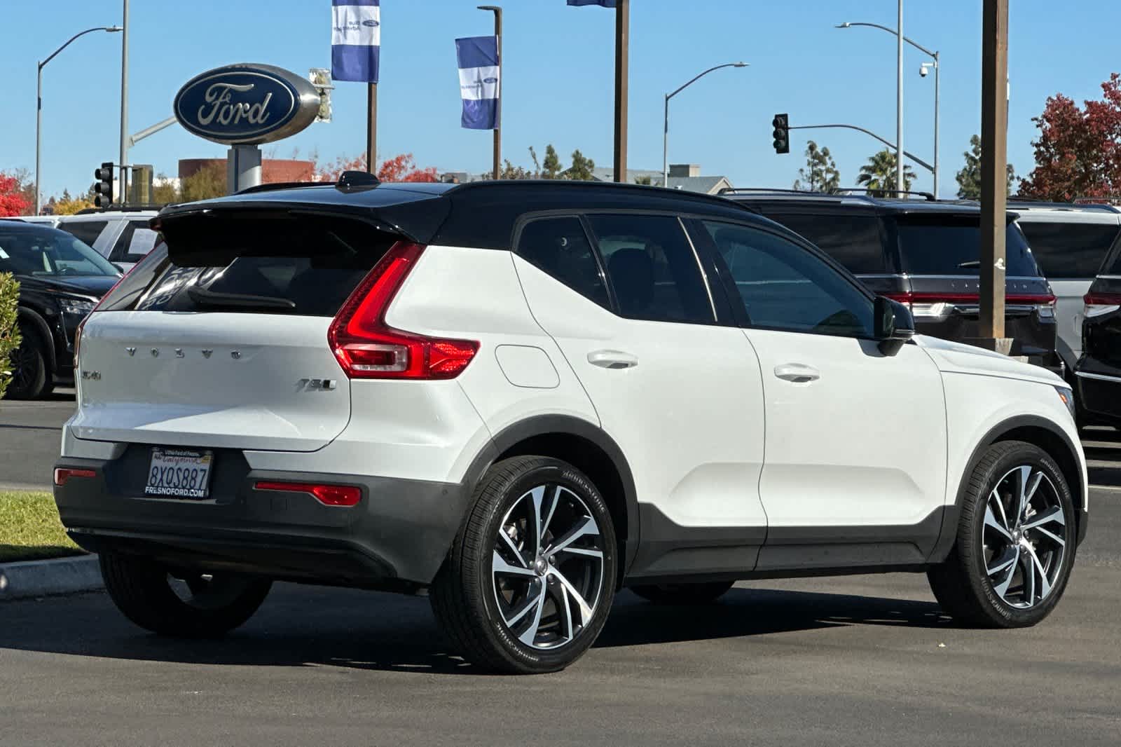 2021 Volvo XC40 R-Design 2