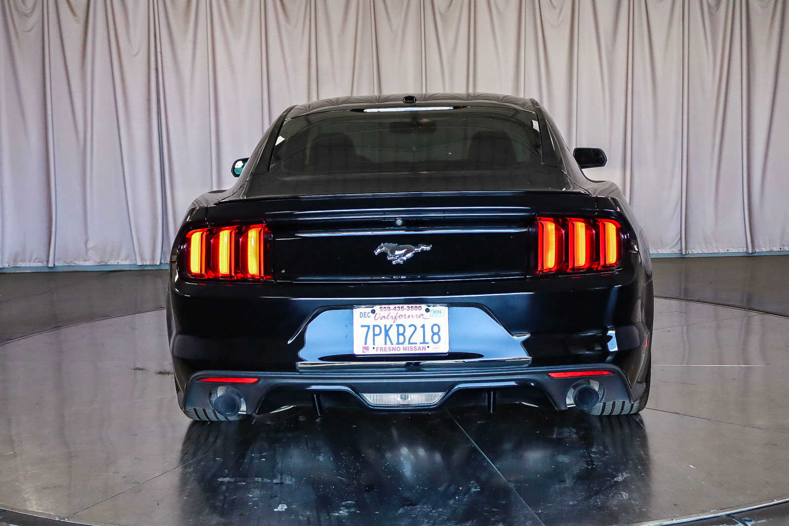 2016 Ford Mustang EcoBoost Premium 3