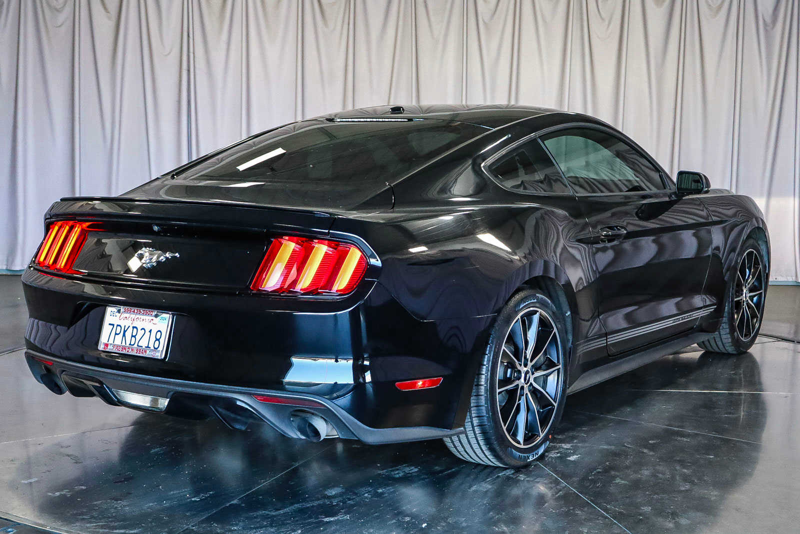 2016 Ford Mustang EcoBoost Premium 4