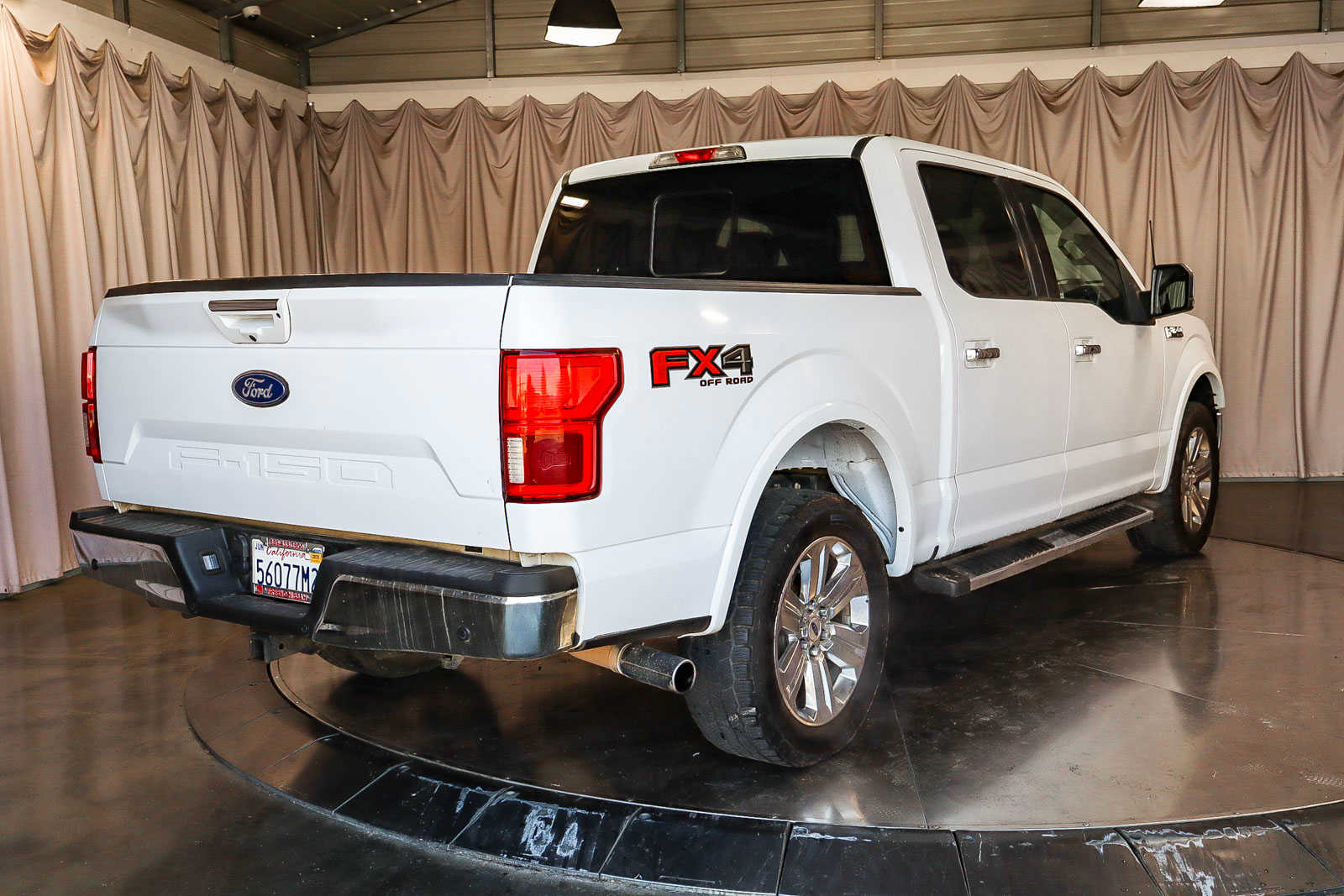 2018 Ford F-150 LARIAT 4WD SuperCrew 5.5 Box 4