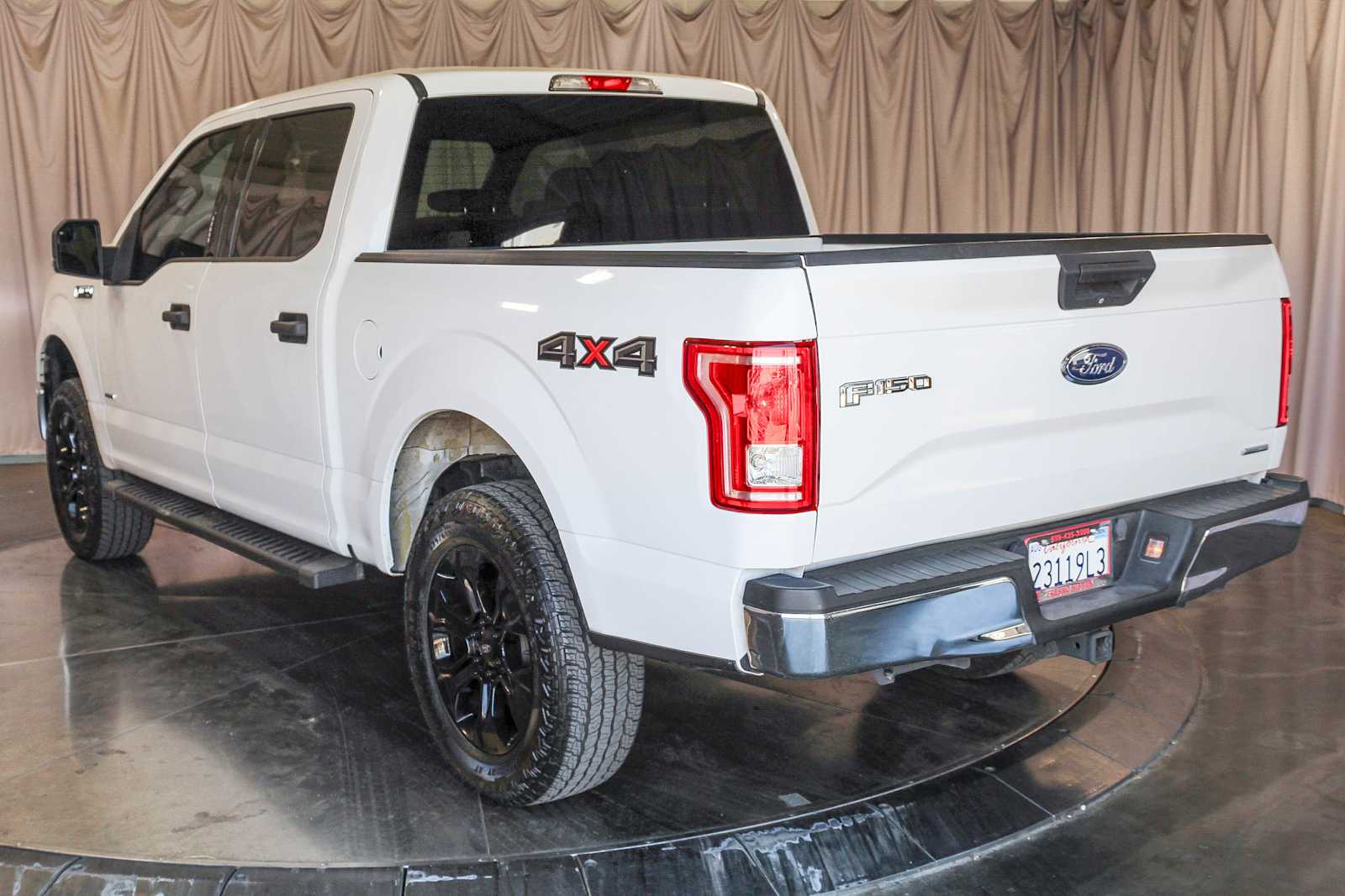 2016 Ford F-150 XLT 4WD SuperCrew 145 2