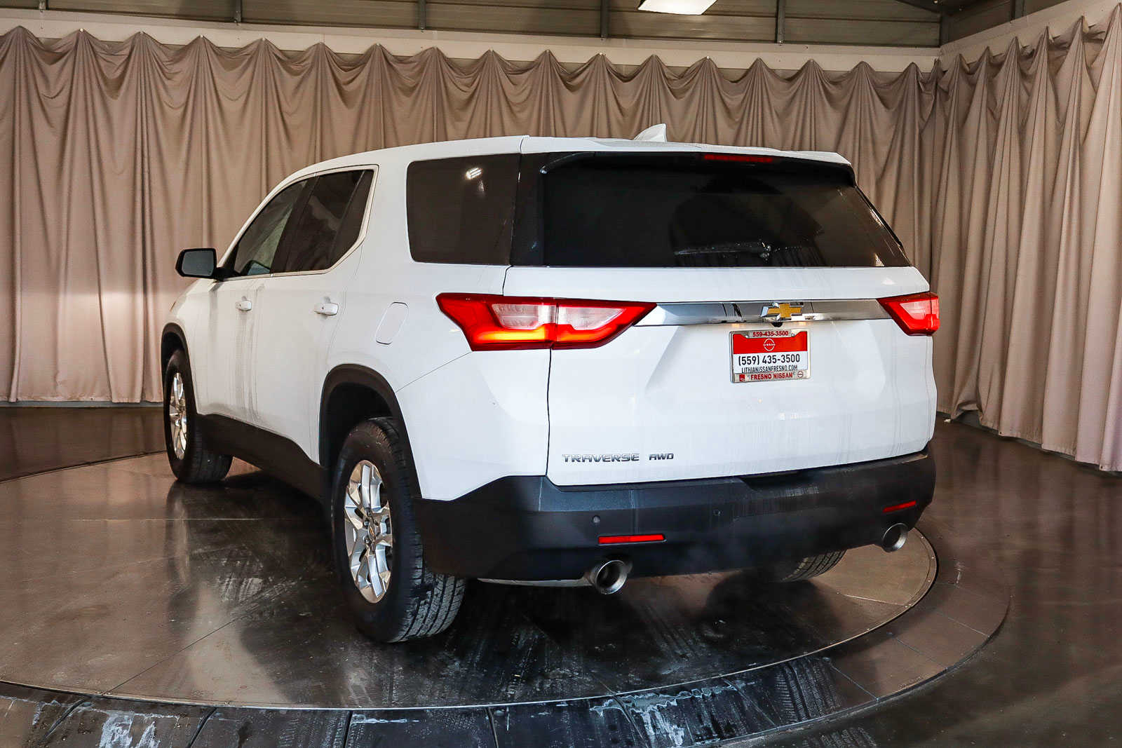 2019 Chevrolet Traverse LS 2