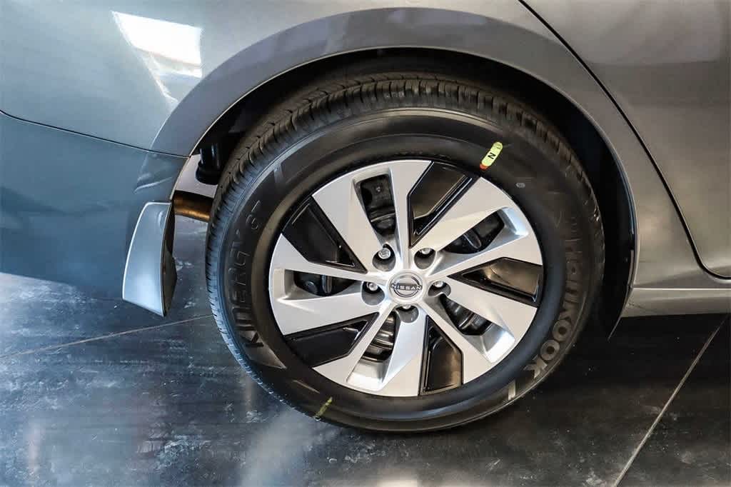 New 2025 Nissan Altima S