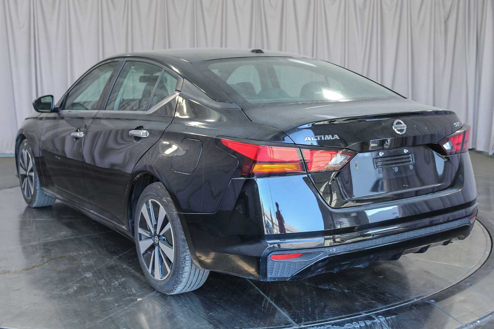 2021 Nissan Altima 2.5 SV 2