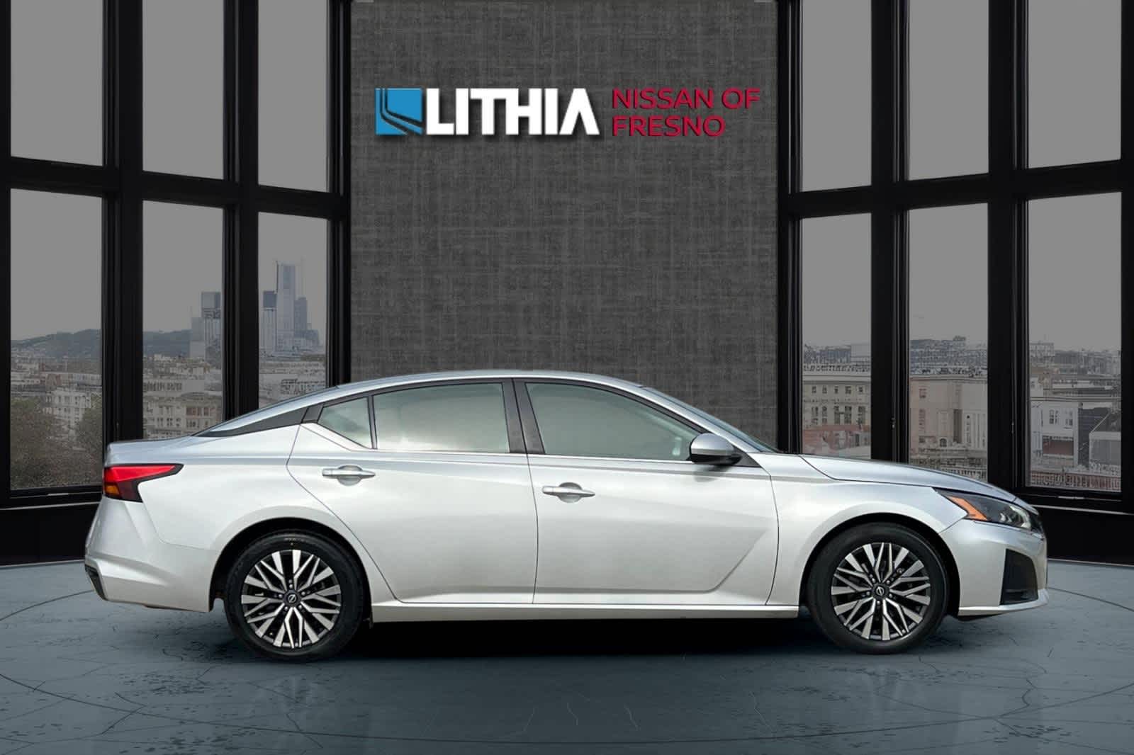 Used 2023 Nissan Altima 2.5 SV
