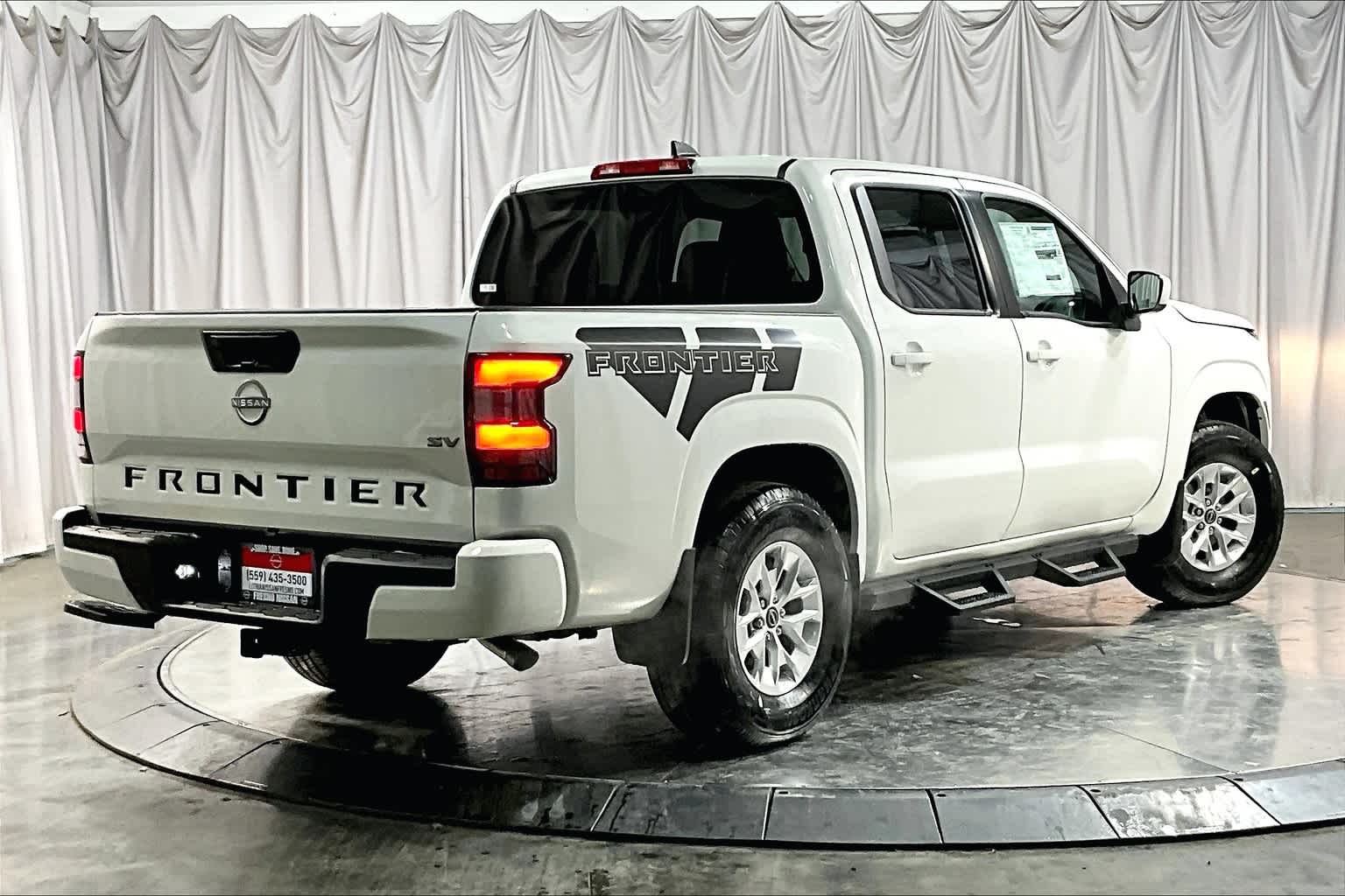 2024 Nissan Frontier SV Crew Cab 4x2 24