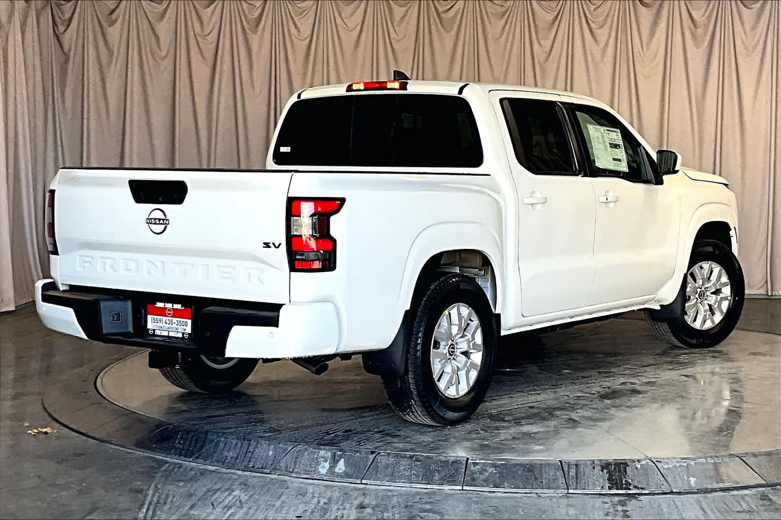 2024 Nissan Frontier SV Crew Cab 4x2 24