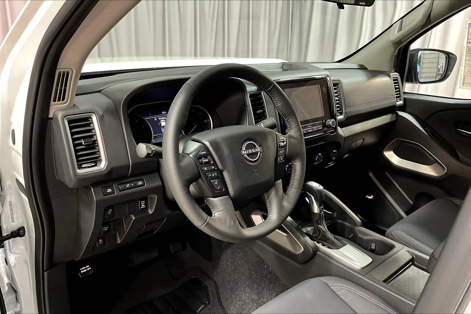 2024 Nissan Frontier SV Crew Cab 4x2 2