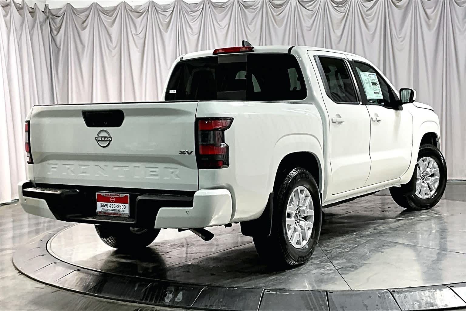 2024 Nissan Frontier SV Crew Cab 4x2 24