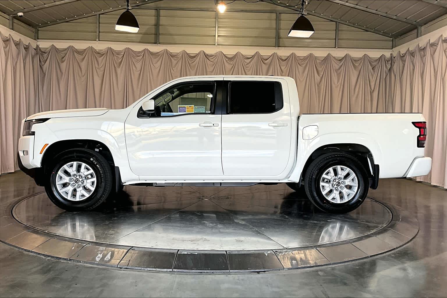 2024 Nissan Frontier SV Crew Cab 4x2 3