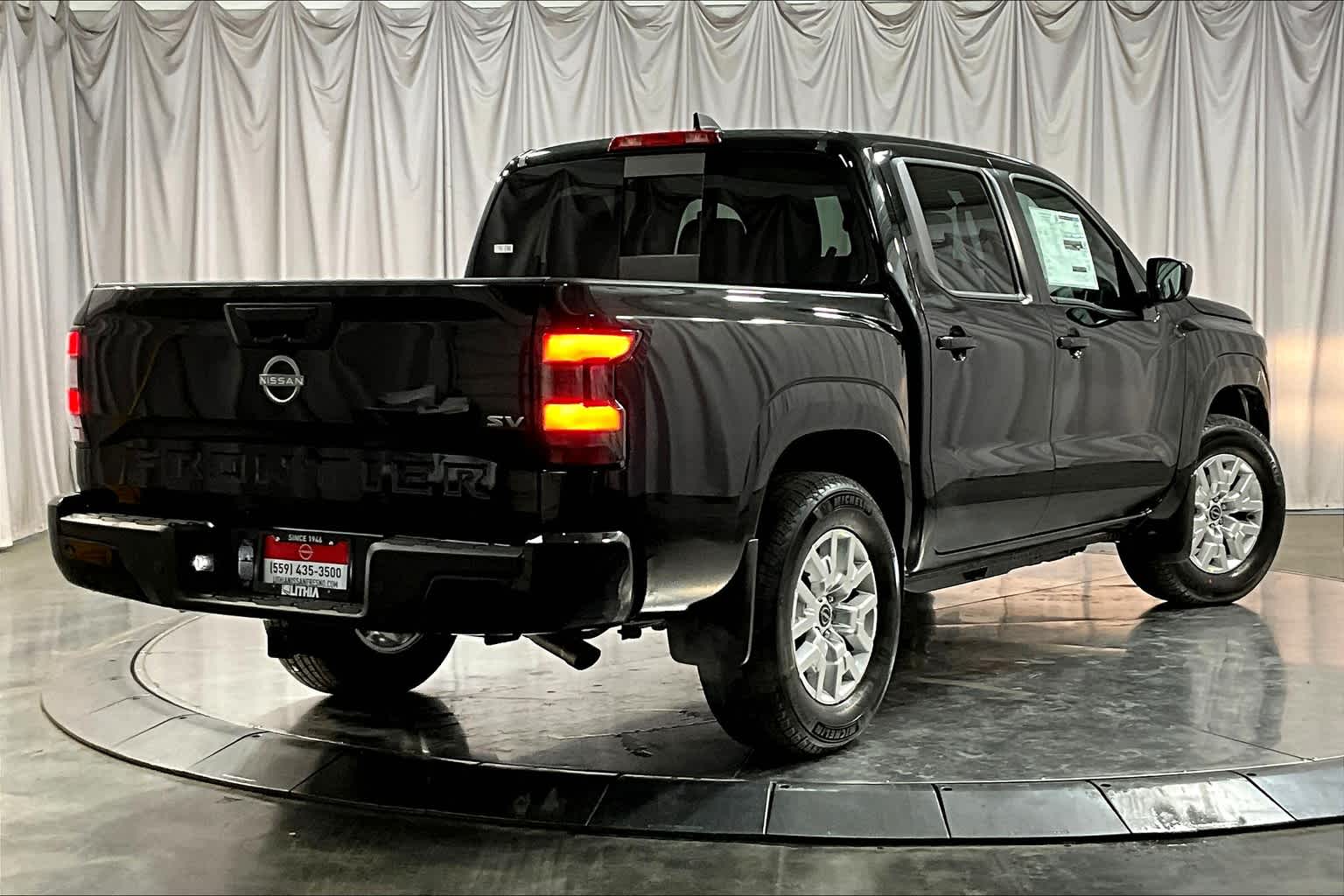 2024 Nissan Frontier SV Crew Cab 4x2 24