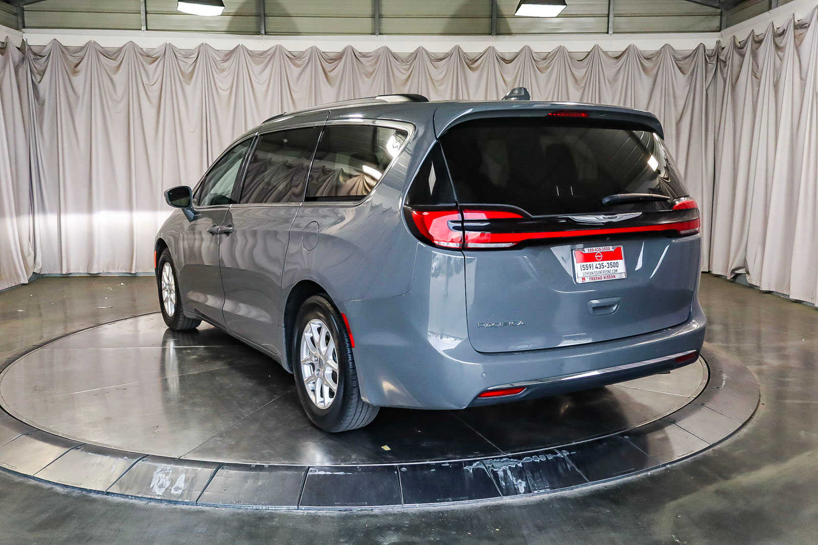 2022 Chrysler Pacifica Touring L 2