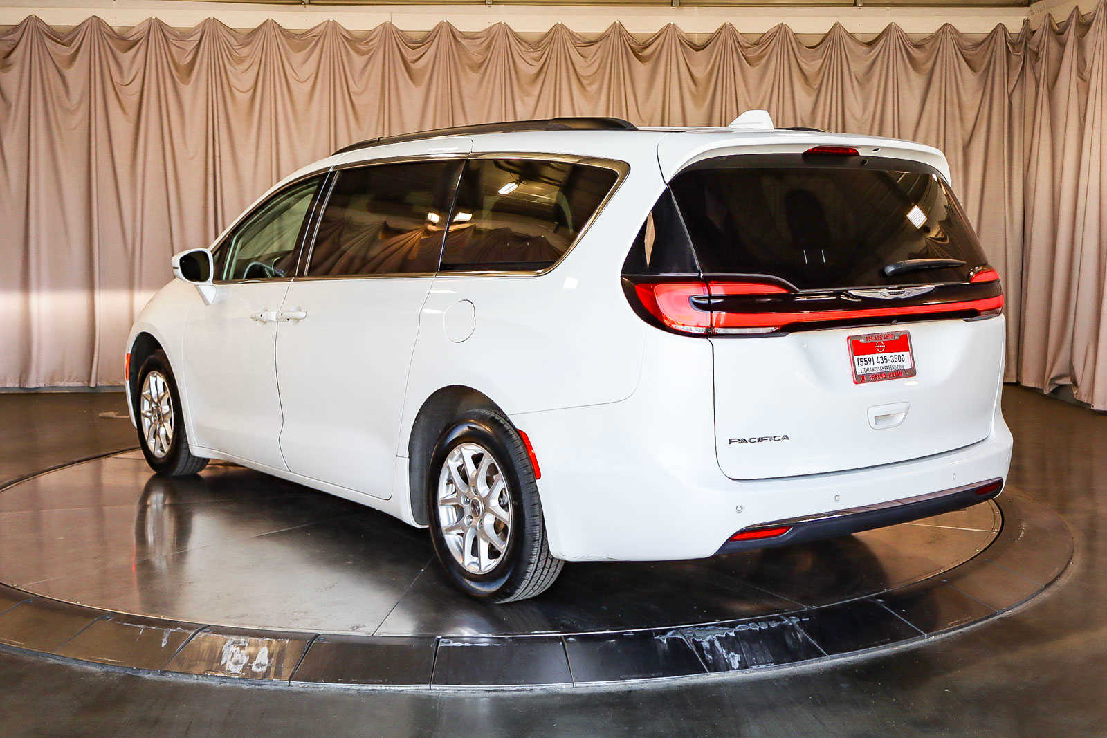 2022 Chrysler Pacifica Touring L 2